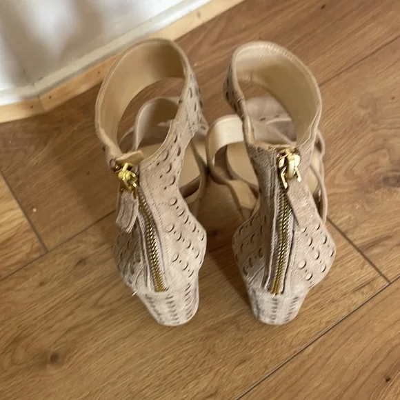 Nine West - Picture 2 of 3